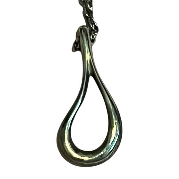 Tiffany & Co. Open Teardrop Elsa Peretti Sterling Silver on 16 in chain - Picture 3 of 8